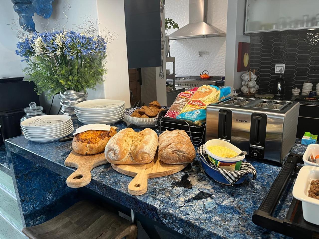Boutique Ocean Views - Incorporating Wendy'S Hotell Hermanus Exteriör bild
